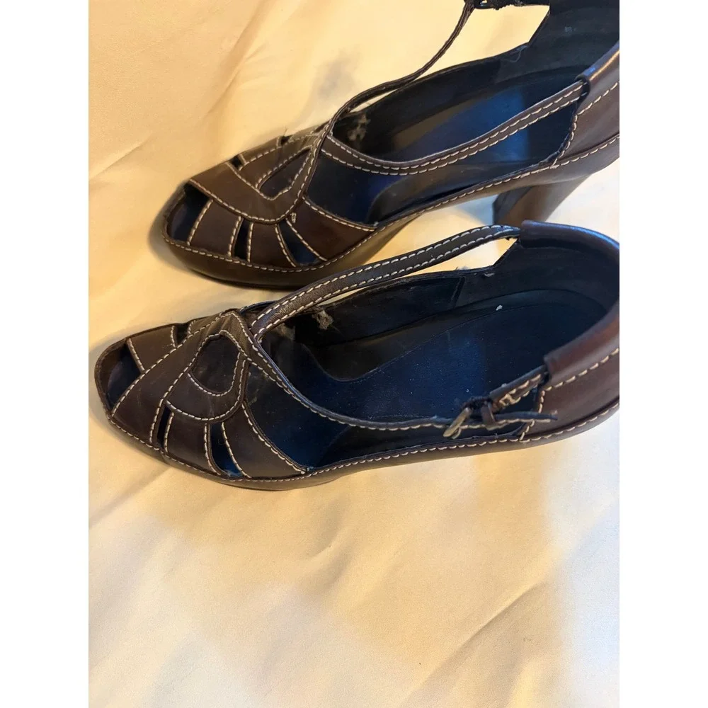 AEROSOLES step into